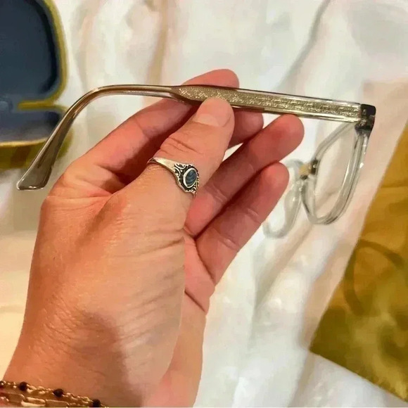 Gucci 100% authentic eyeglasses, case, dust bag and glasses towel - Picture 9 of 14